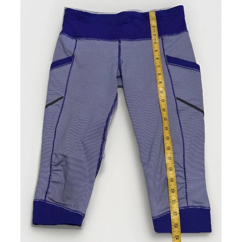 Lululemon Run For Fun Crop Bruised Berry Wee Stripe Sz 8 RARE Purple Pockets‎